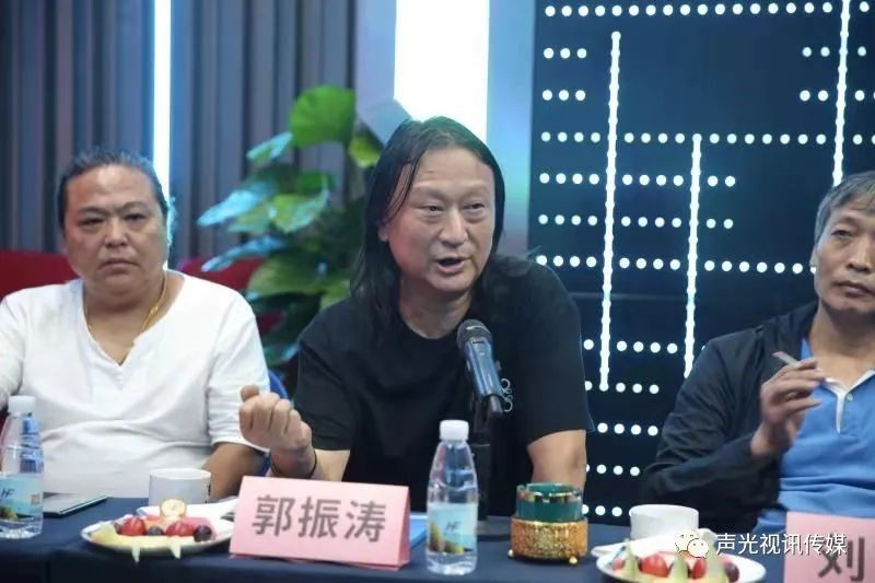 ZOBO董事长张新峰作为声光视讯行业联盟代表赴豫芒温暖灾区，传递爱心