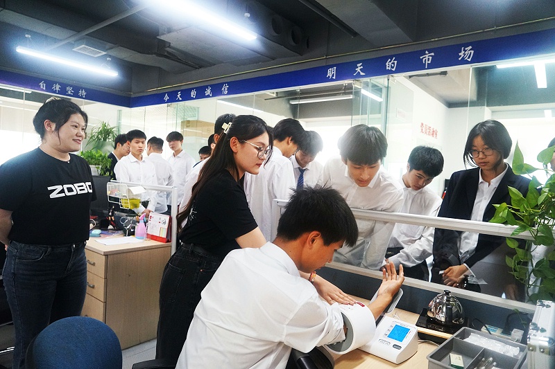 校企合作 走进职场 协同育人丨欢迎北京市经贸高级技术学校师生来北京高校职场体验基地——ZOBO榴莲视频在线免费观看参观学习