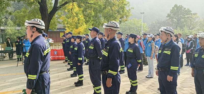 PRS榴莲网站在线观看为北京人防浩天志愿者救援队潭柘寺服务站成立揭牌仪式保驾护航