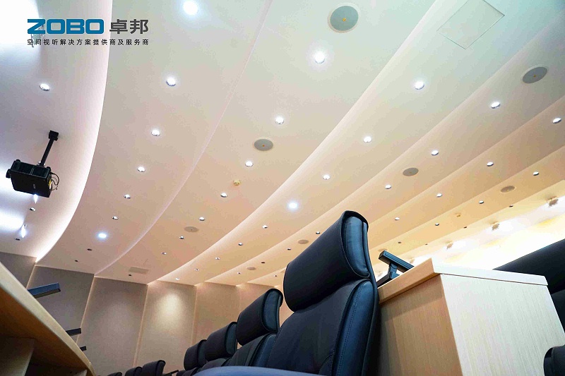 会议室榴莲网站在线观看：吸顶音箱与音柱音箱的对比